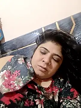 Snapshot of Husnpari20 chatting on April 13, 5:24 am Husnpari20 online show from April 13, 5:24 am