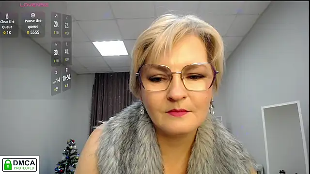 BlondeBrilliant7 online show from December 17, 6:52 am
