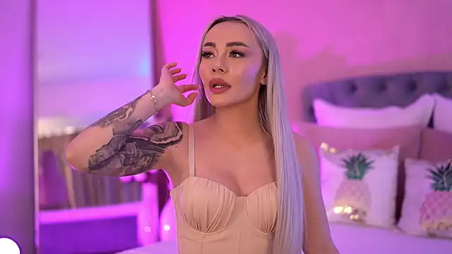 FrancescaMcGray online show from February 11, 12:54 pm