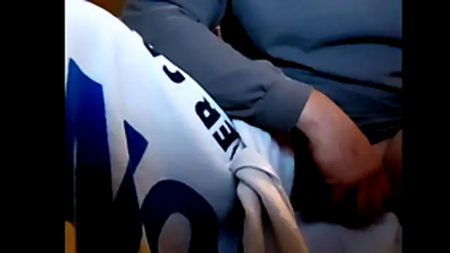 Snapshot of Pegg-fist-me chatting on November 25, 12:21 am Pegg-fist-me online show from November 25, 12:21 am