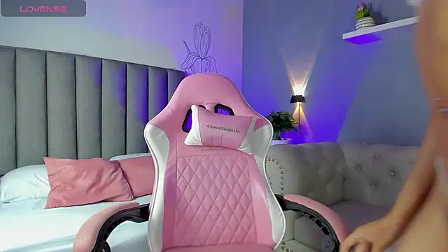 atenea jones online show from December 4, 8:39 pm