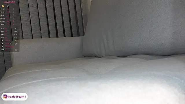 Snapshot of calehot98 chatting on December 14, 3:07 am calehot98 online show from December 14, 3:07 am