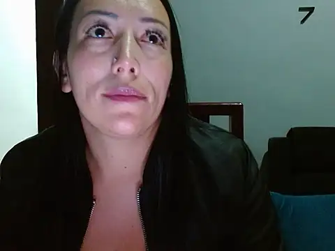Laura martin  online show from January 31, 1:01 am