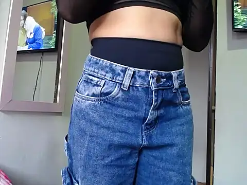 Laura martin  online show from November 15, 9:32 pm