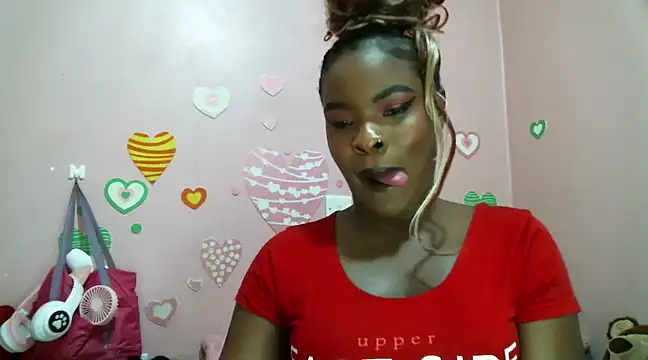 Snapshot of hot_cupcake01 chatting on December 25, 2:14 am hot cupcake01 online show from December 25, 2:14 am