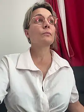 Snapshot of marinella07 chatting on October 22, 11:10 am marinella07 online show from October 22, 11:10 am