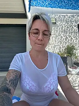 Snapshot of marinella07 chatting on July 19, 10:30 am marinella07 online show from July 19, 10:30 am