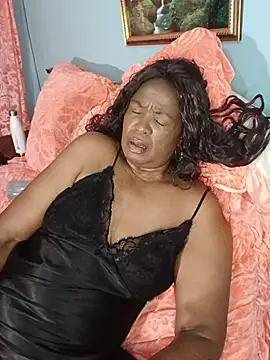 Snapshot of TALLNSEXY48 chatting on November 12, 10:20 pm TALLNSEXY48 online show from November 12, 10:20 pm