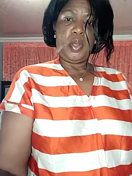 Snapshot of TALLNSEXY48 chatting on May 1, 2:16 am TALLNSEXY48 online show from May 1, 2:16 am