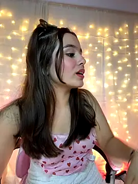 Snapshot of Juanelopez1 chatting on November 12, 3:18 am Juanelopez1 online show from November 12, 3:18 am