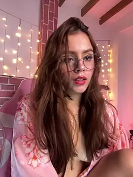 Snapshot of Juanelopez1 chatting on January 12, 1:11 am Juanelopez1 online show from January 12, 1:11 am