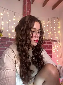 Snapshot of Juanelopez1 chatting on February 2, 12:09 am Juanelopez1 online show from February 2, 12:09 am