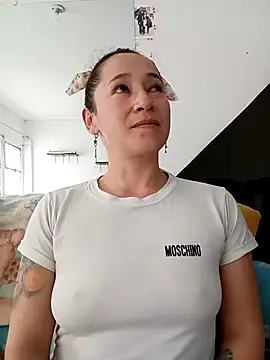 emilypoppy3 online show from November 27, 8:00 pm