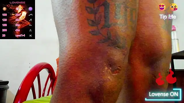 wotton 17 online show from December 13, 7:53 pm