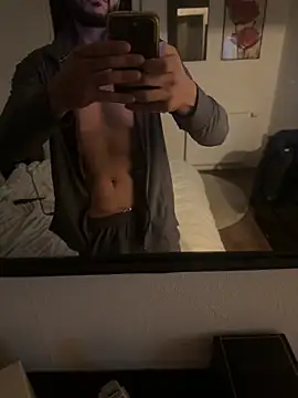 Snapshot of Guitccch chatting on September 27, 5:23 am Guitccch online show from September 27, 5:23 am