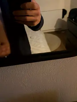 Snapshot of Guitccch chatting on January 13, 4:18 am Guitccch online show from January 13, 4:18 am