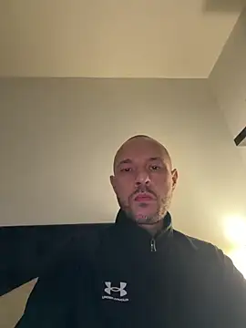 Snapshot of Guitccch chatting on February 10, 2:48 am Guitccch online show from February 10, 2:48 am