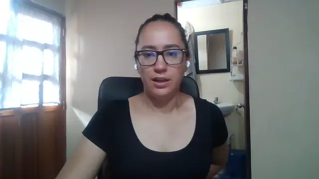 brittanycheeks online show from April 21, 2:23 pm