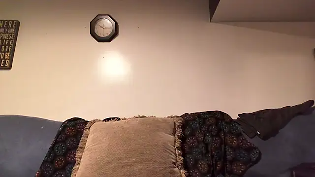 Snapshot of samone9 chatting on October 16, 2:01 am samone9 online show from October 16, 2:01 am