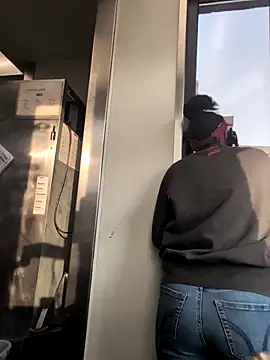 Snapshot of samone9 chatting on February 5, 2:11 pm samone9 online show from February 5, 2:11 pm