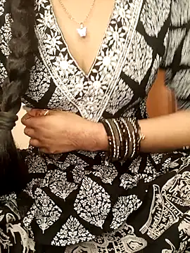 Snapshot of Ruchi-34 chatting on April 9, 7:08 pm Ruchi-34 online show from April 9, 7:08 pm