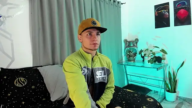 Aron-santoro online show from December 6, 5:53 am