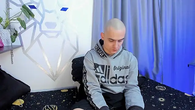 Aron-santoro online show from January 19, 4:44 am