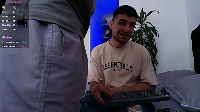 Aron-santoro online show from March 19, 4:33 pm