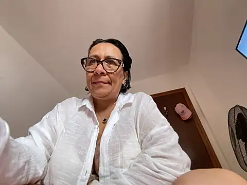 sweeviolet online show from May 10, 11:04 am