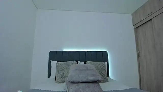 Snapshot of im_sarah34 chatting on May 28, 5:16 am im sarah34 online show from May 28, 5:16 am