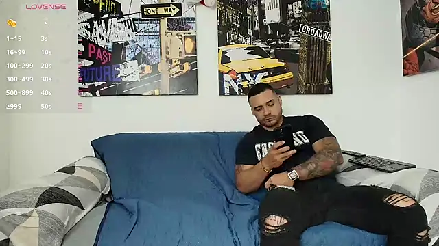 Snapshot of hott_dicks chatting on December 19, 10:32 pm hott dicks online show from December 19, 10:32 pm