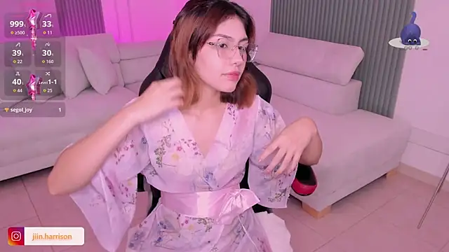 Snapshot of Jin-harrison chatting on October 6, 11:18 am Jin-harrison online show from October 6, 11:18 am