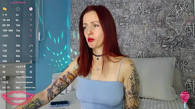 Snapshot of ElisaJane chatting on January 10, 9:30 pm ElisaJane online show from January 10, 9:30 pm