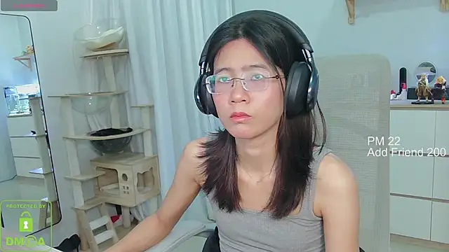 littlemiilk online show from October 10, 8:57 am