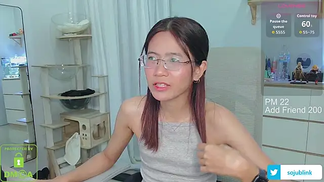 littlemiilk online show from November 12, 7:53 am