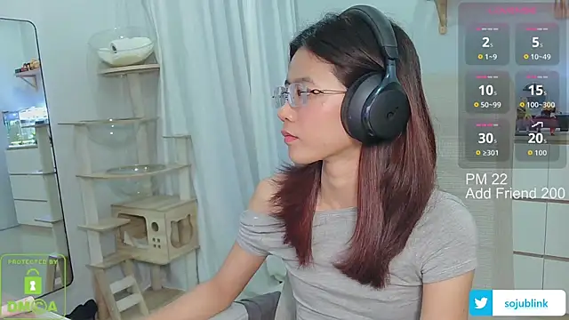 littlemiilk online show from December 15, 7:45 am