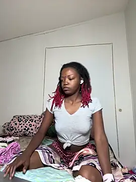 minimama69 online show from June 6, 9:36 am