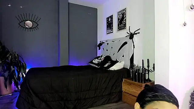 Raven Witch  online show from January 12, 4:12 pm