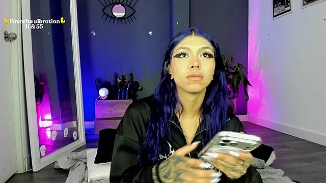 Raven Witch  online show from May 4, 6:15 pm