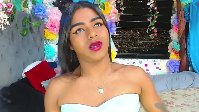 Snapshot of Karly_coffe chatting on October 20, 4:57 am Karly coffe online show from October 20, 4:57 am