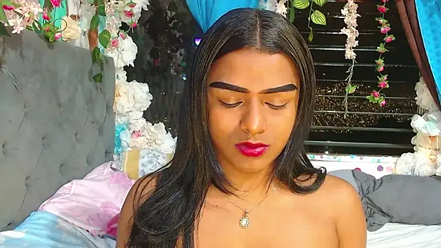 Snapshot of Karly_coffe chatting on February 18, 4:41 am Karly coffe online show from February 18, 4:41 am