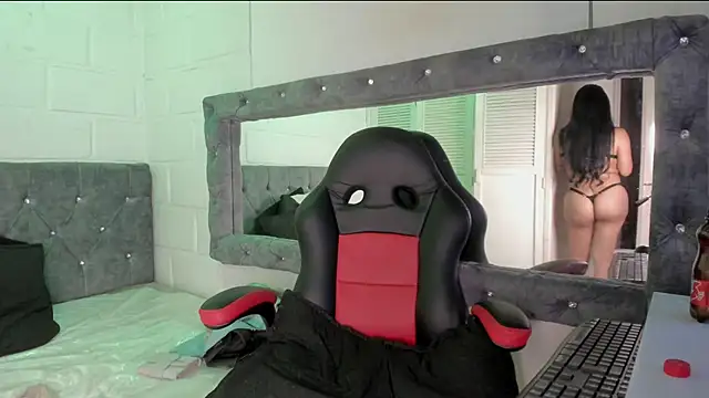 Snapshot of sarajhonson_dl chatting on December 2, 7:16 pm sarajhonson dl online show from December 2, 7:16 pm