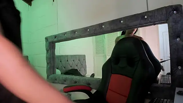 Snapshot of sarajhonson_dl chatting on February 20, 8:03 pm sarajhonson dl online show from February 20, 8:03 pm