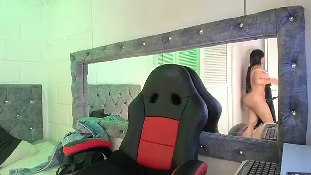 Snapshot of sarajhonson_dl chatting on February 25, 5:25 pm sarajhonson dl online show from February 25, 5:25 pm