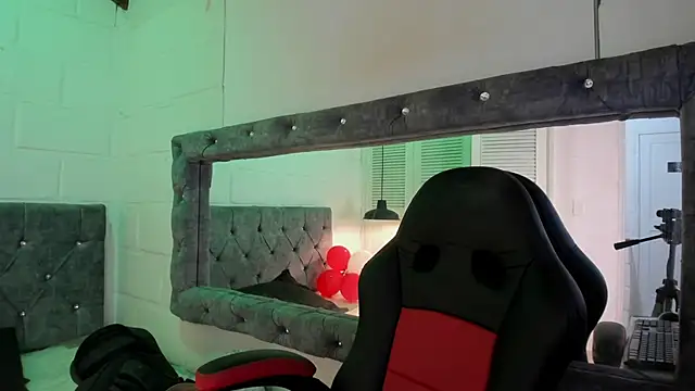 Snapshot of sarajhonson_dl chatting on February 26, 8:11 pm sarajhonson dl online show from February 26, 8:11 pm