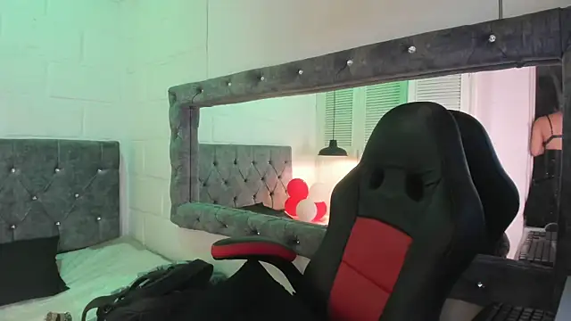 Snapshot of sarajhonson_dl chatting on February 27, 8:09 pm sarajhonson dl online show from February 27, 8:09 pm