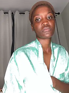 Snapshot of Fanclubbbbb chatting on November 12, 12:11 am Fanclubbbbb online show from November 12, 12:11 am