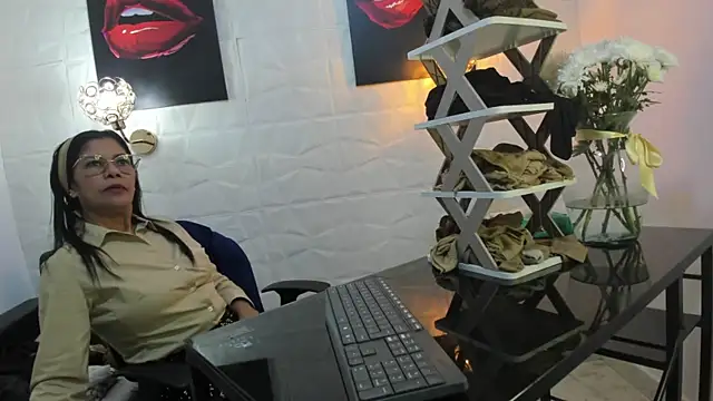 miss lucero1 online show from March 4, 2:17 am