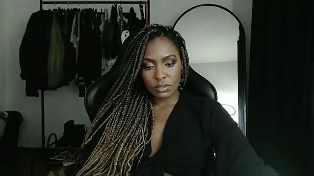 marisilva br online show from February 12, 11:30 pm