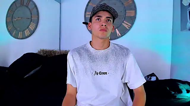 Mike 0233  online show from December 13, 6:31 am